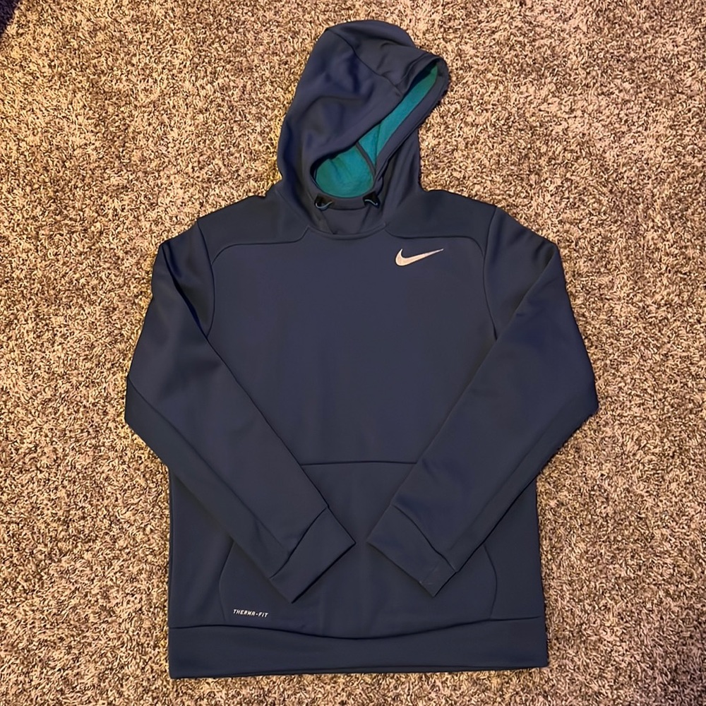 Nike therma-fit mens training pullover hoodie. Size Medium.